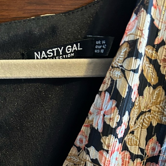 Nasty Gal Nothin’ Bud Love Floral Mini Dress Size 10 - Picture 3 of 10